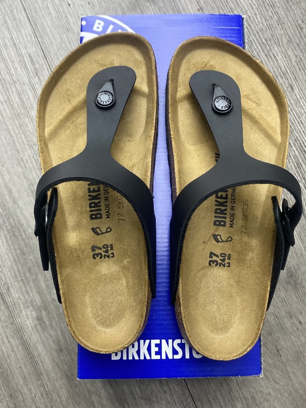 Authentic Birkenstock Gizeh BS sandals in black.